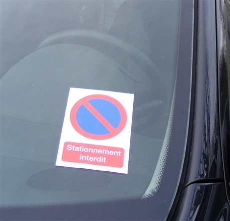 Autocollant interdiction de stationner pour véhicules mal garés
