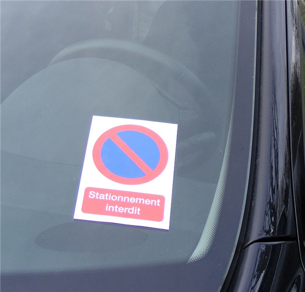 Autocollant interdit de stationner à personnaliser. Sticker dissuasif
