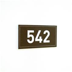 Plaque chiffre et numéro avec relief - H 55 x L 110 mm - Gamme Dark cuir