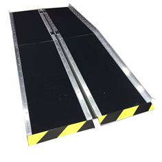 Rampe d´accès pliable en aluminium - surface hautement antidérapante